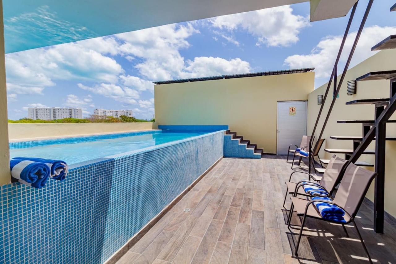 Close To The Adults Only * Cancun