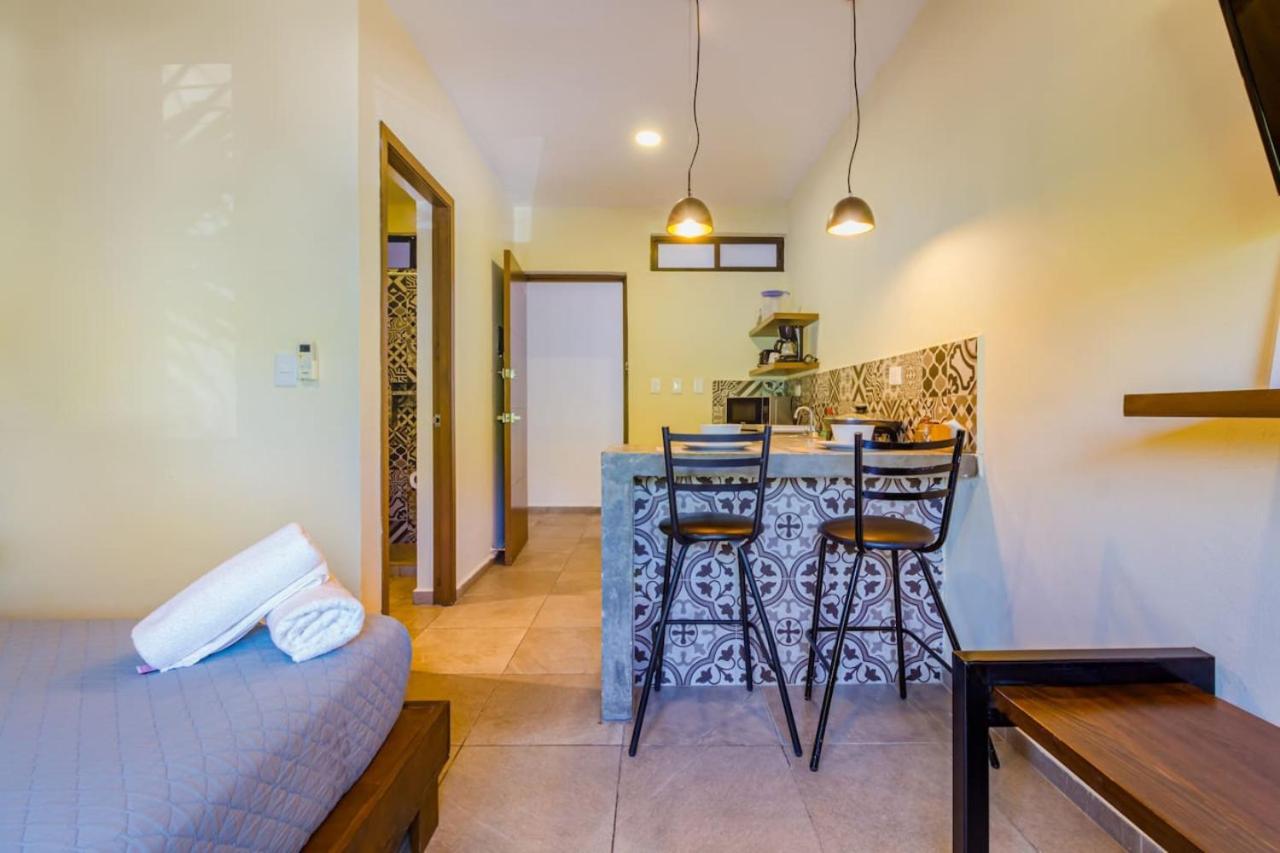 Close To The Adults Only * Cancún